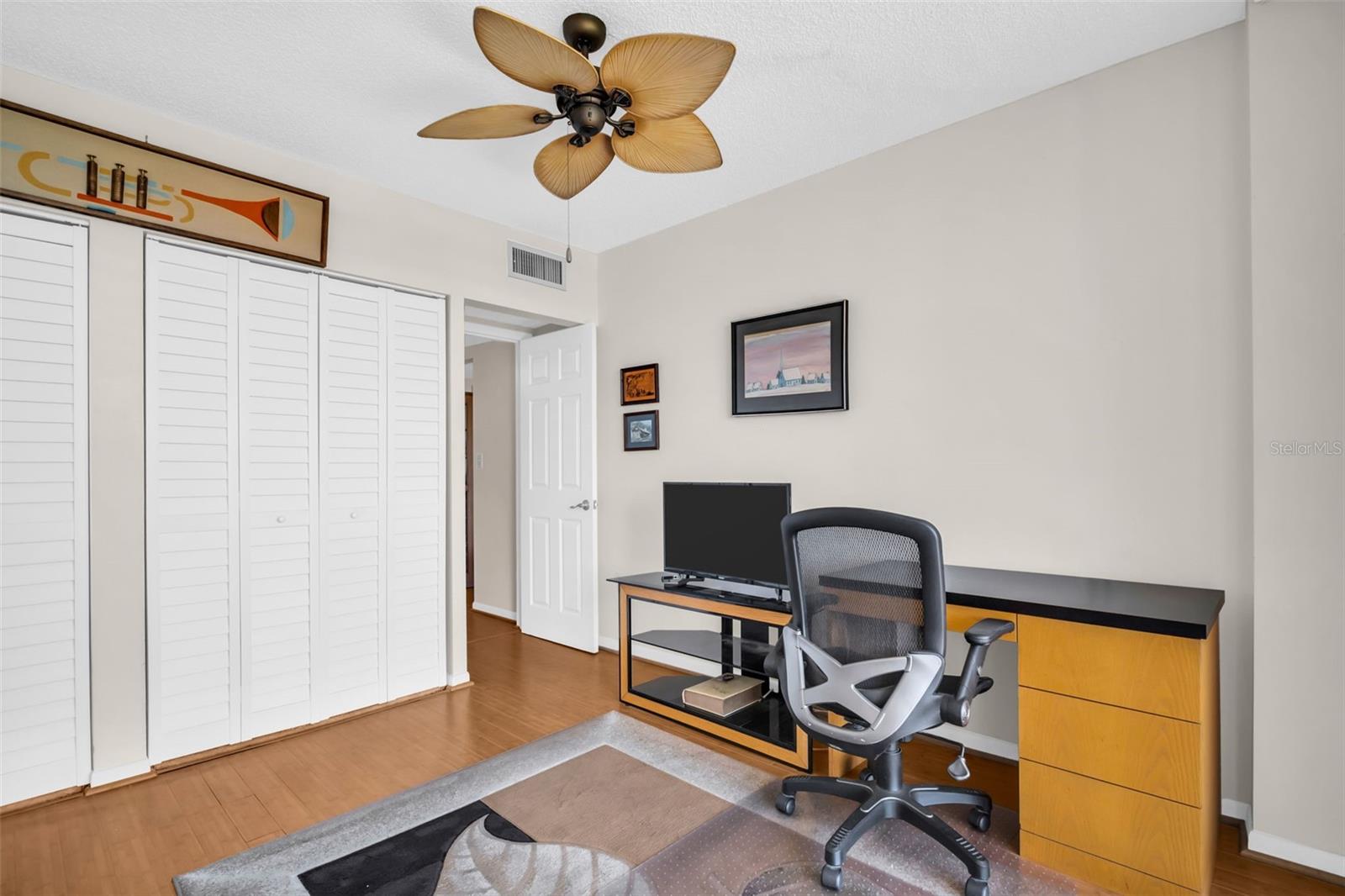 Image 17 of 31 For 2700 Bayshore Boulevard 9305