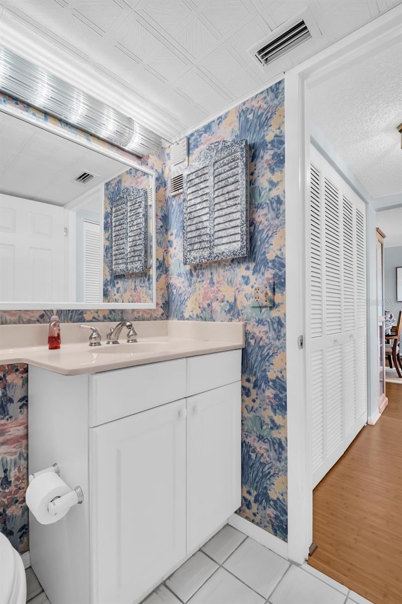 Image 18 of 31 For 2700 Bayshore Boulevard 9305