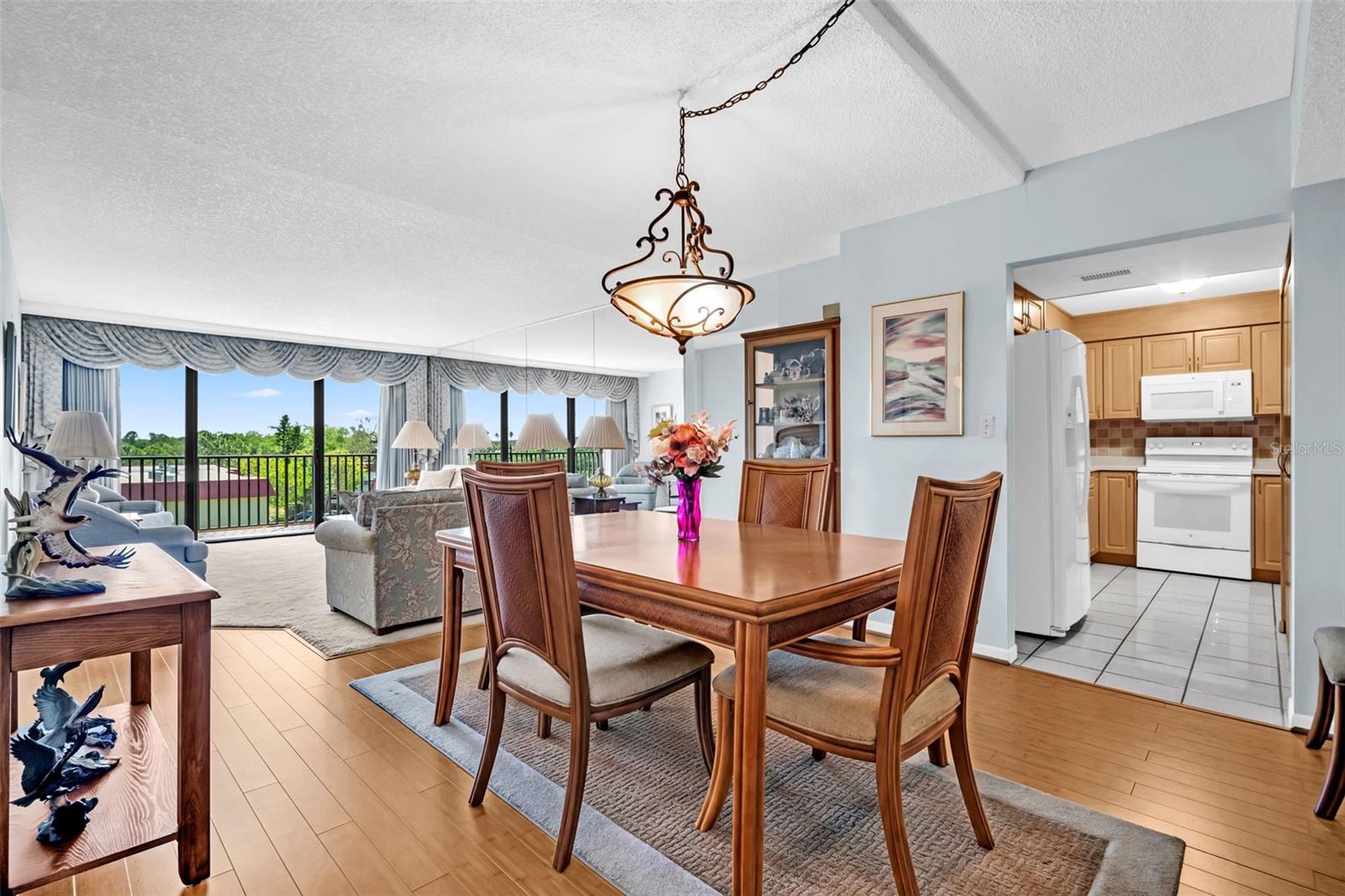 Image 2 of 31 For 2700 Bayshore Boulevard 9305