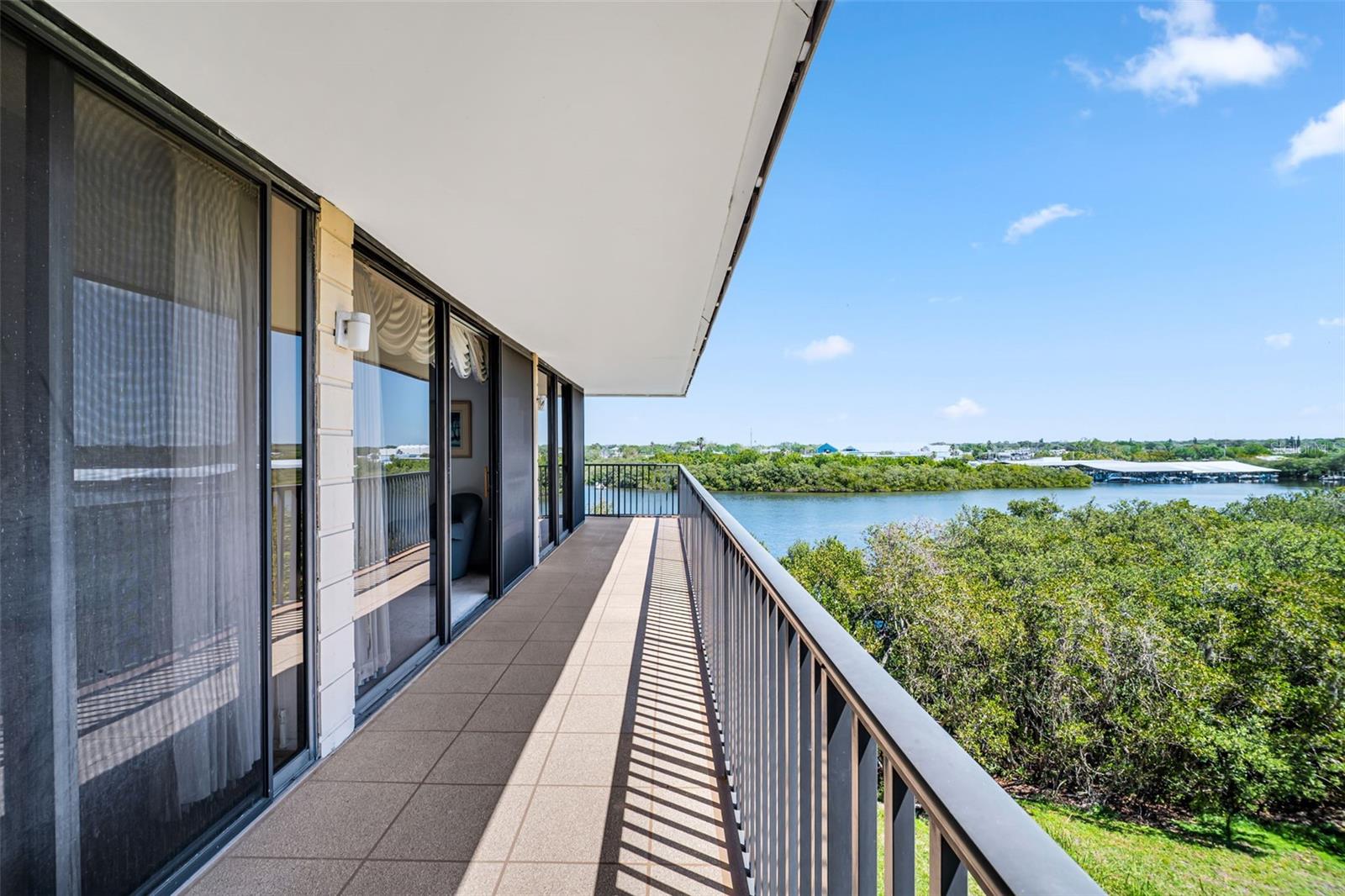 Image 22 of 31 For 2700 Bayshore Boulevard 9305