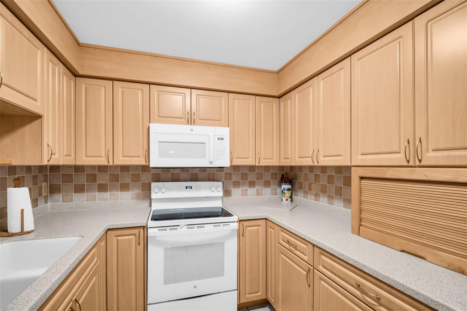 Image 8 of 31 For 2700 Bayshore Boulevard 9305