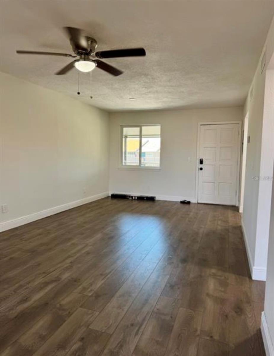 Image 6 of 13 For 6312 Newtown Circle 12c2