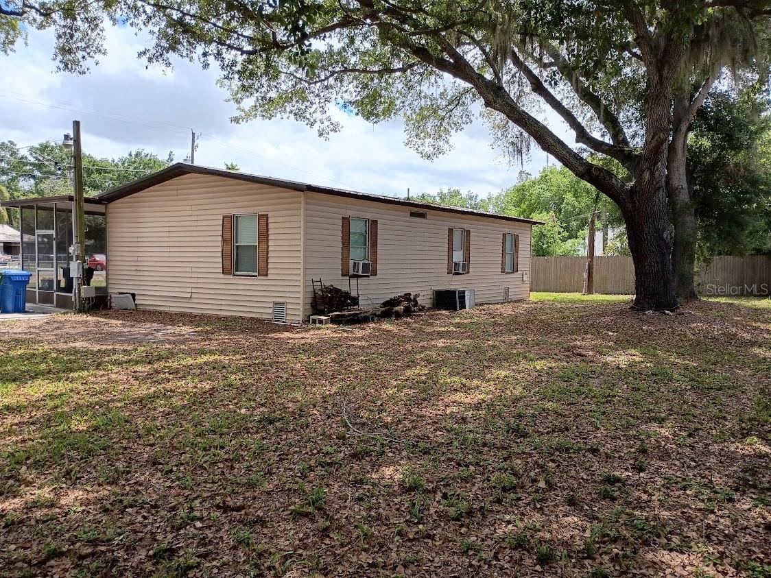 Image 4 of 15 For 10411 Ratell Avenue