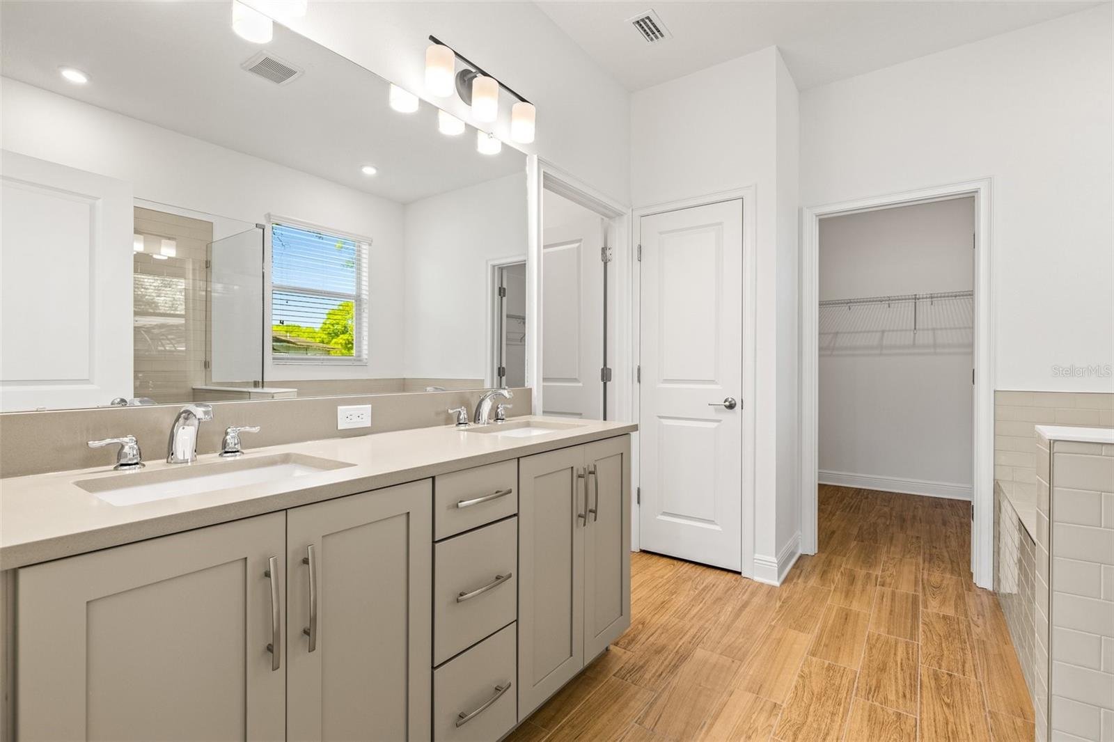 Image 10 of 29 For 4629 Wishart Boulevard