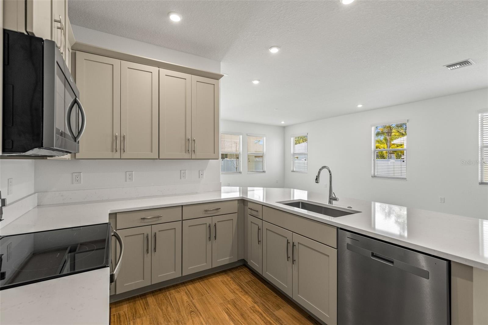 Image 7 of 29 For 4629 Wishart Boulevard