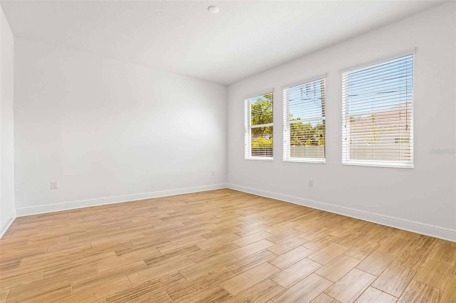 Image 8 of 29 For 4629 Wishart Boulevard