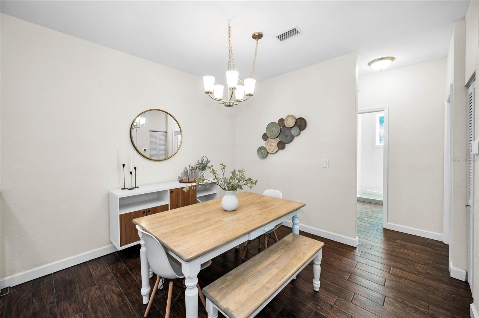 Image 16 of 86 For 913 Normandy Trace Road 913