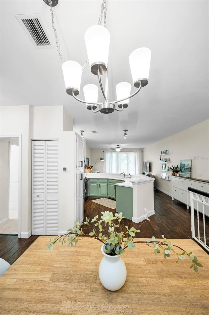 Image 18 of 86 For 913 Normandy Trace Road 913