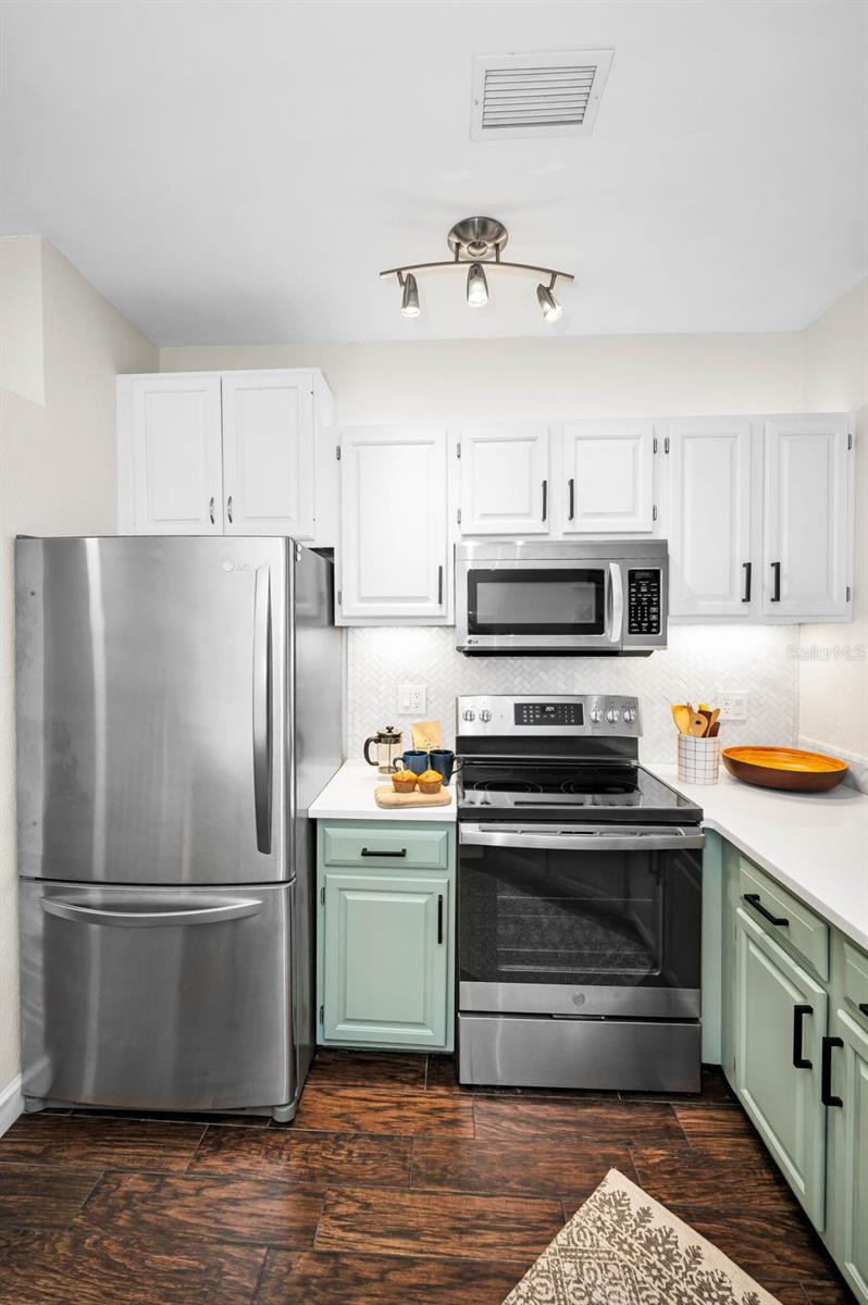 Image 23 of 86 For 913 Normandy Trace Road 913