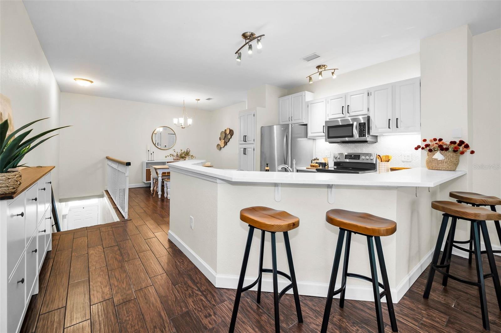 Image 28 of 86 For 913 Normandy Trace Road 913