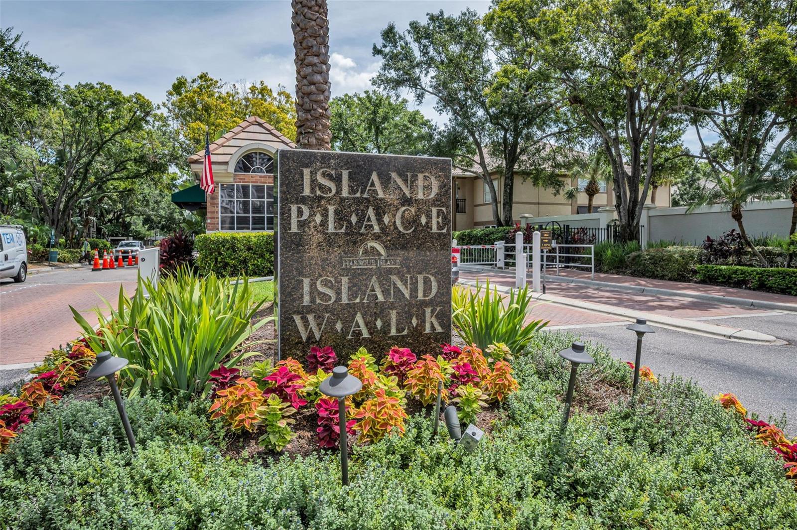 Image 43 of 86 For 913 Normandy Trace Road 913