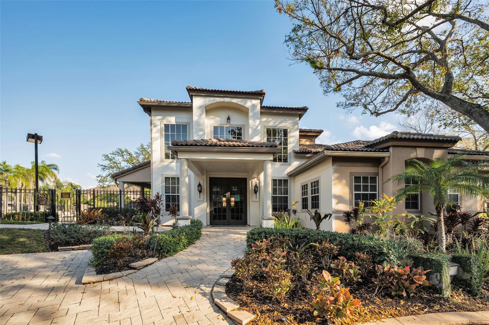 Image 47 of 86 For 913 Normandy Trace Road 913