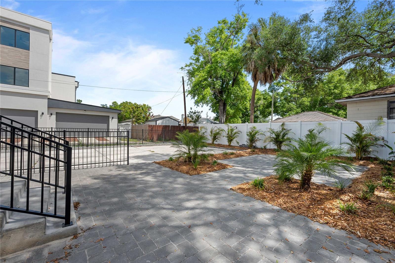 Image 12 of 61 For 2203 Boulevard