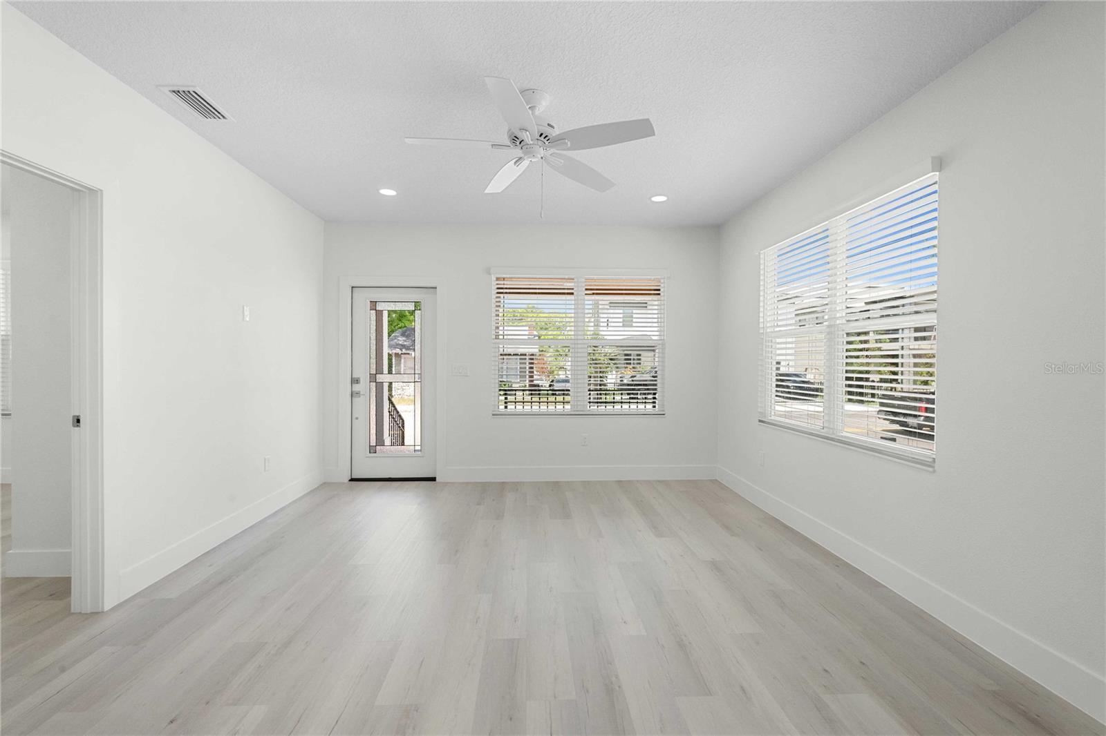 Image 27 of 61 For 2203 Boulevard