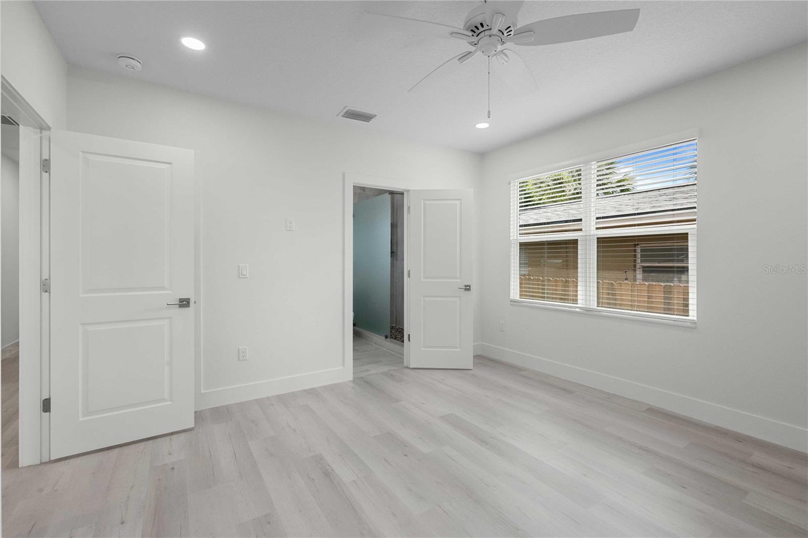 Image 32 of 61 For 2203 Boulevard