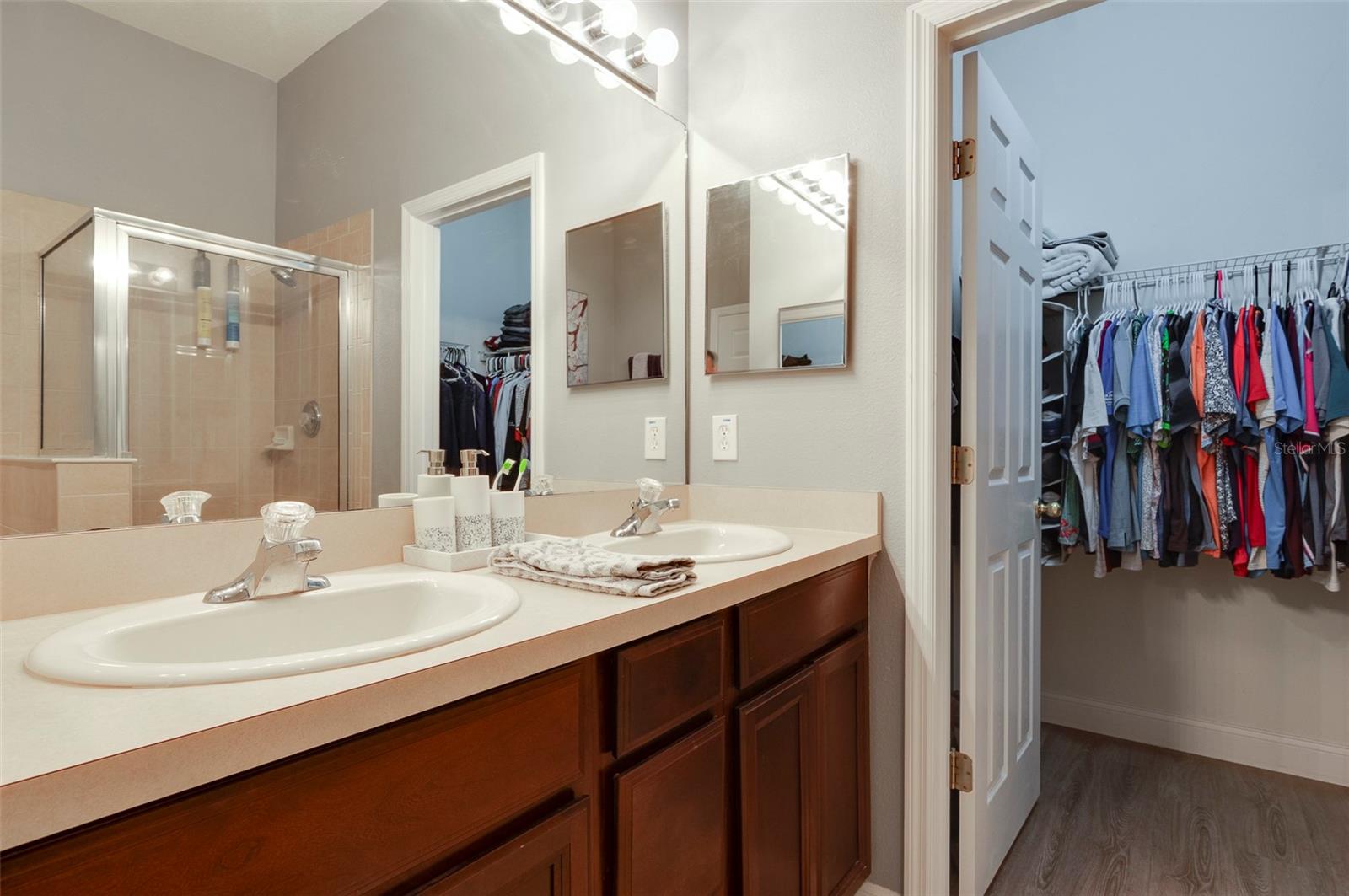 Image 17 of 34 For 2029 Strathmill Drive