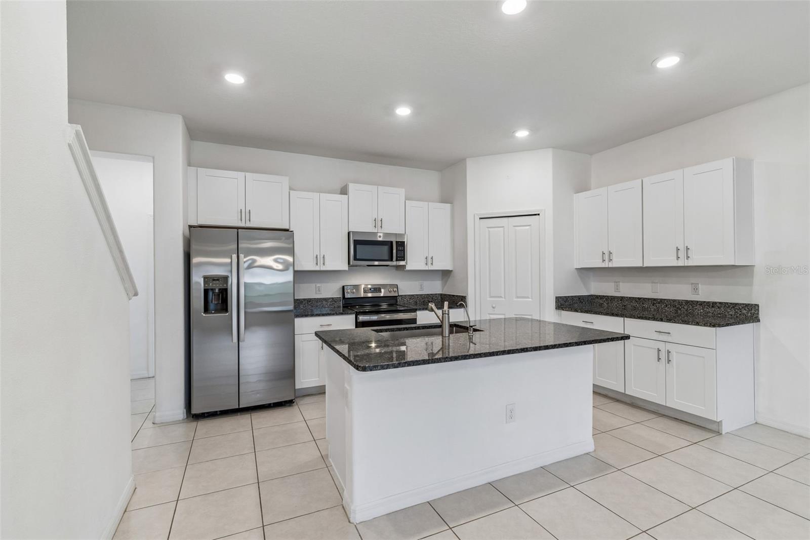 Listing photo id 10 for 4706 Tuscan Loon Drive