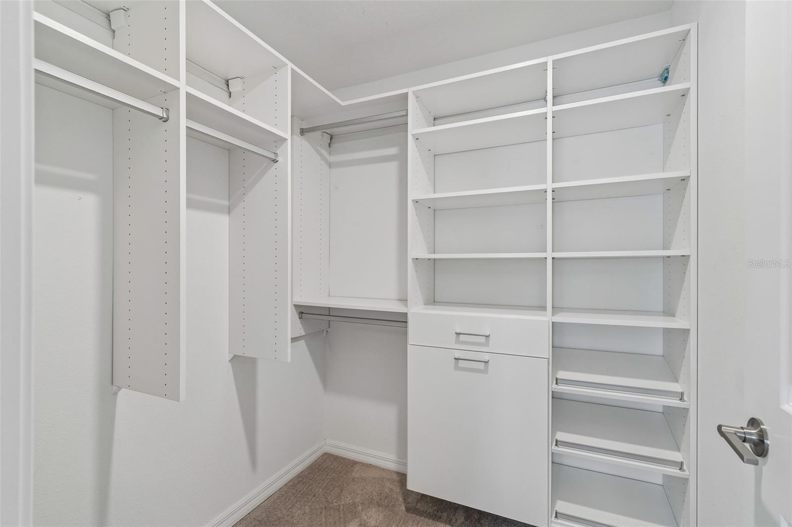 Listing photo id 20 for 4706 Tuscan Loon Drive