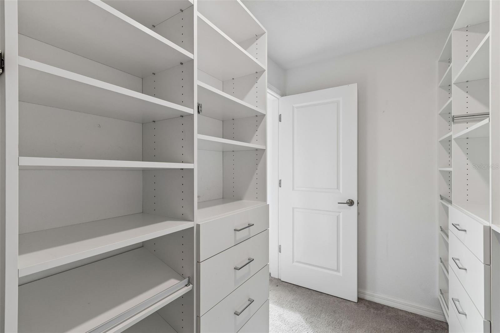 Listing photo id 21 for 4706 Tuscan Loon Drive