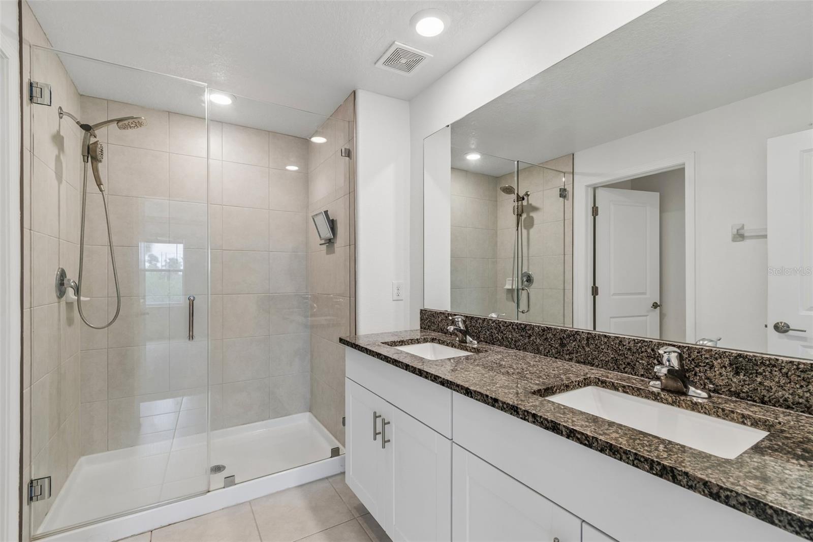 Listing photo id 22 for 4706 Tuscan Loon Drive