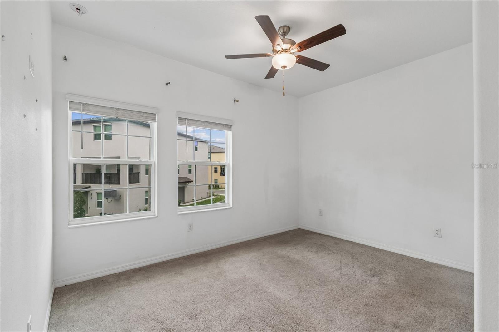 Listing photo id 25 for 4706 Tuscan Loon Drive