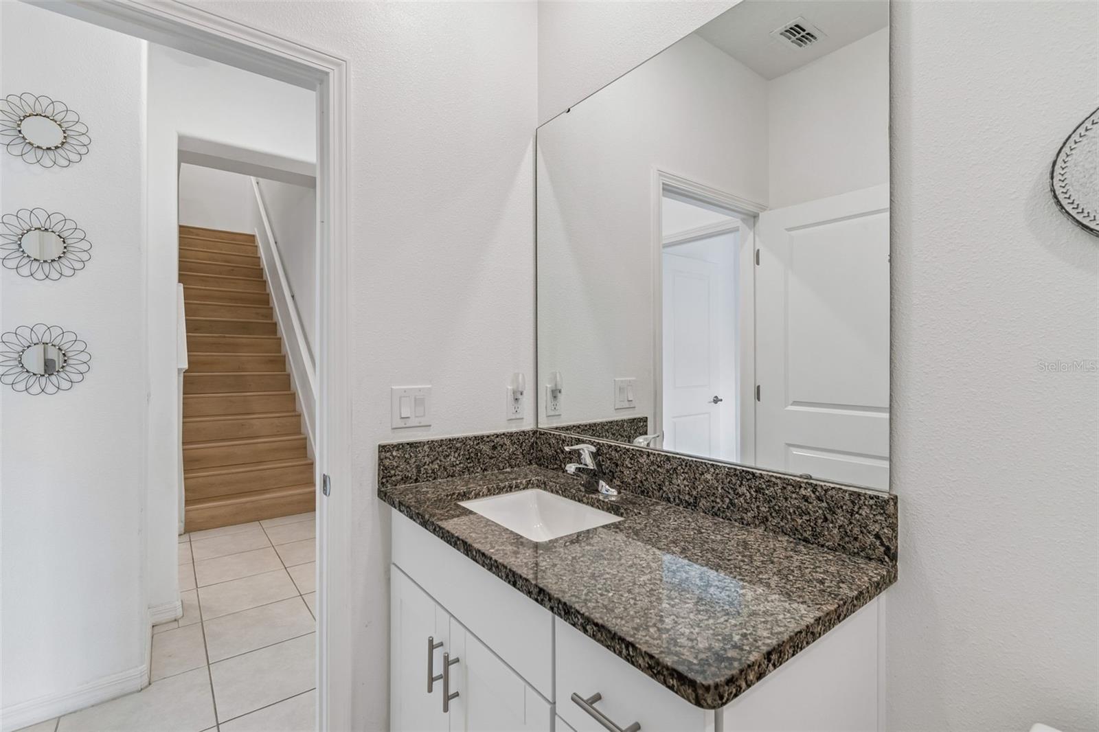 Listing photo id 29 for 4706 Tuscan Loon Drive