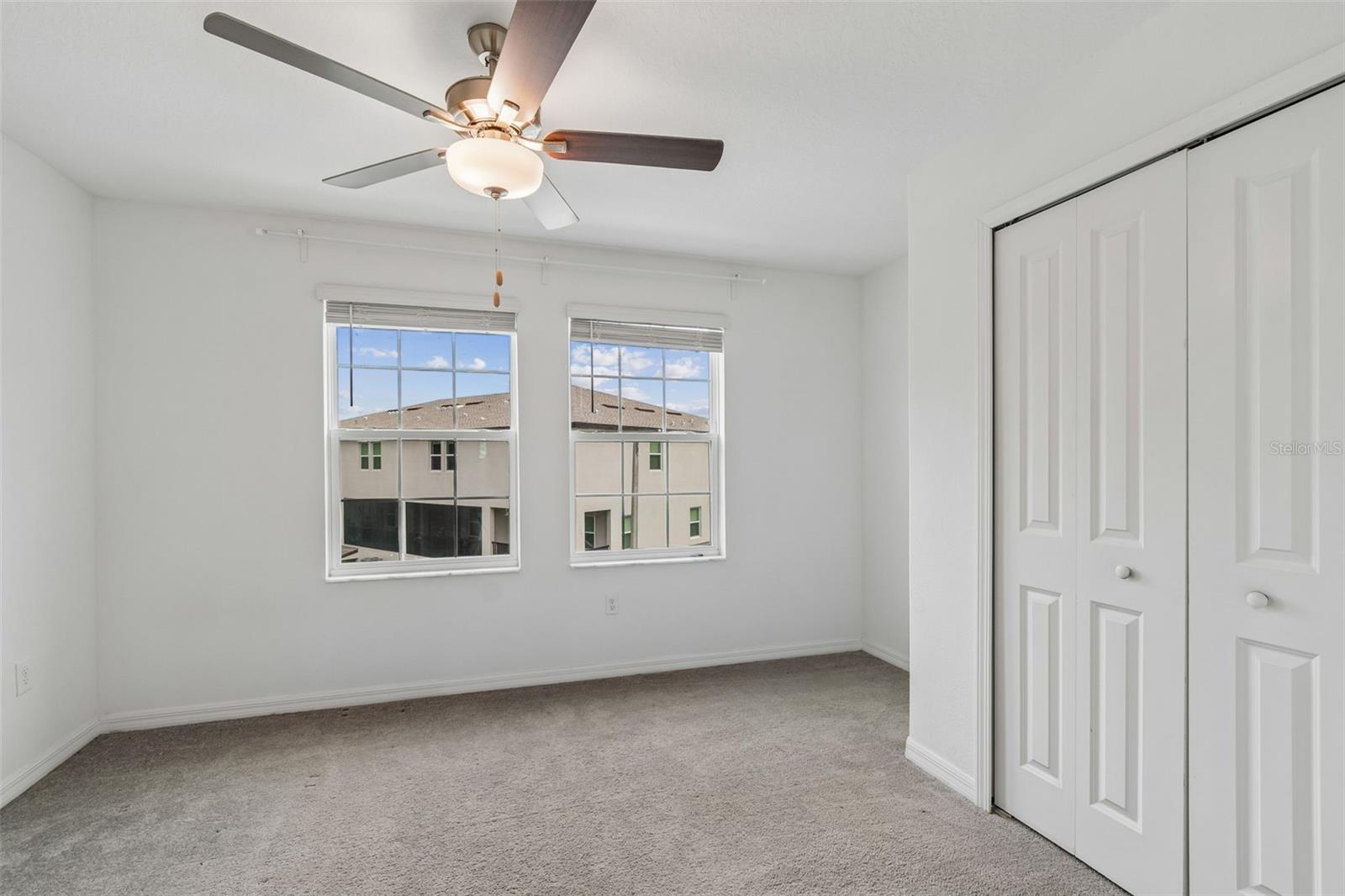 Listing photo id 32 for 4706 Tuscan Loon Drive