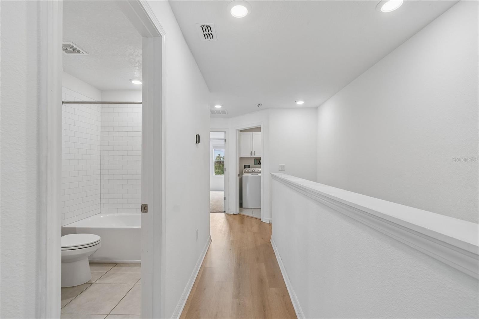 Listing photo id 37 for 4706 Tuscan Loon Drive