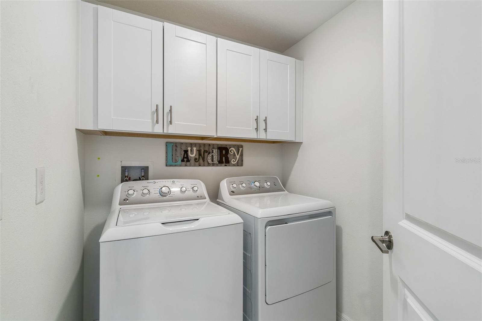 Listing photo id 38 for 4706 Tuscan Loon Drive