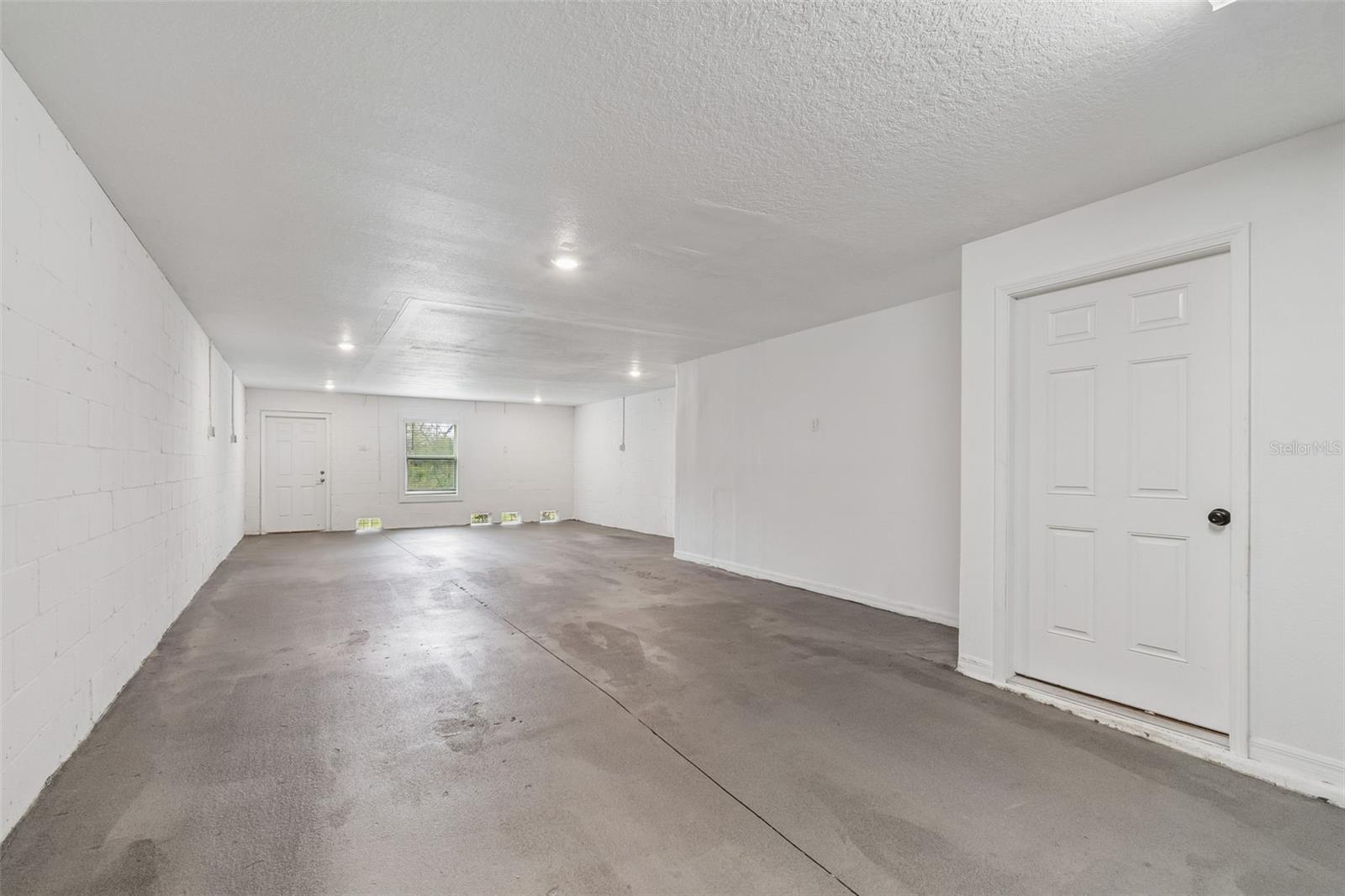 Listing photo id 40 for 4706 Tuscan Loon Drive