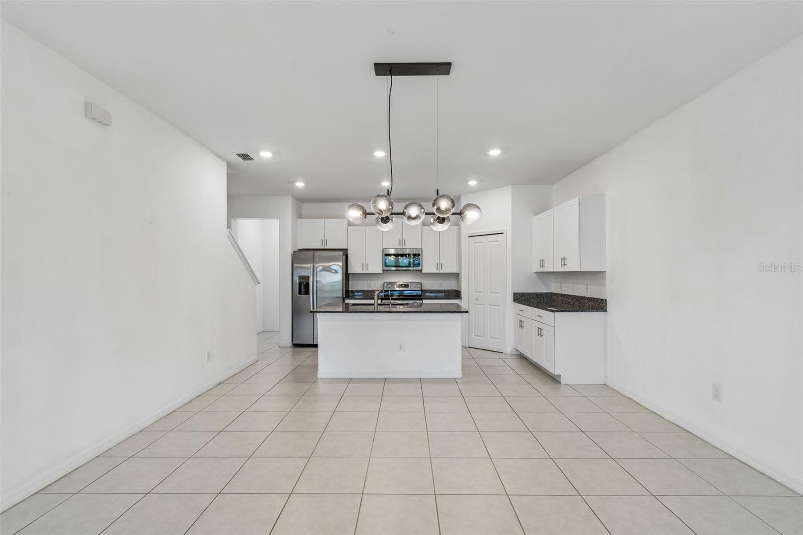 Listing photo id 7 for 4706 Tuscan Loon Drive