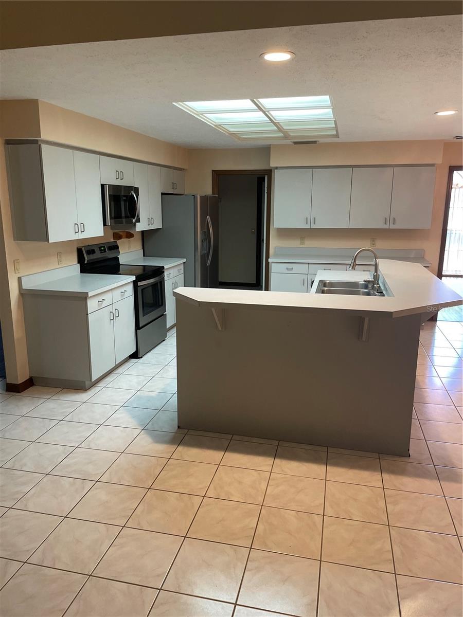 Image 6 of 28 For 3007 Forest Club Drive