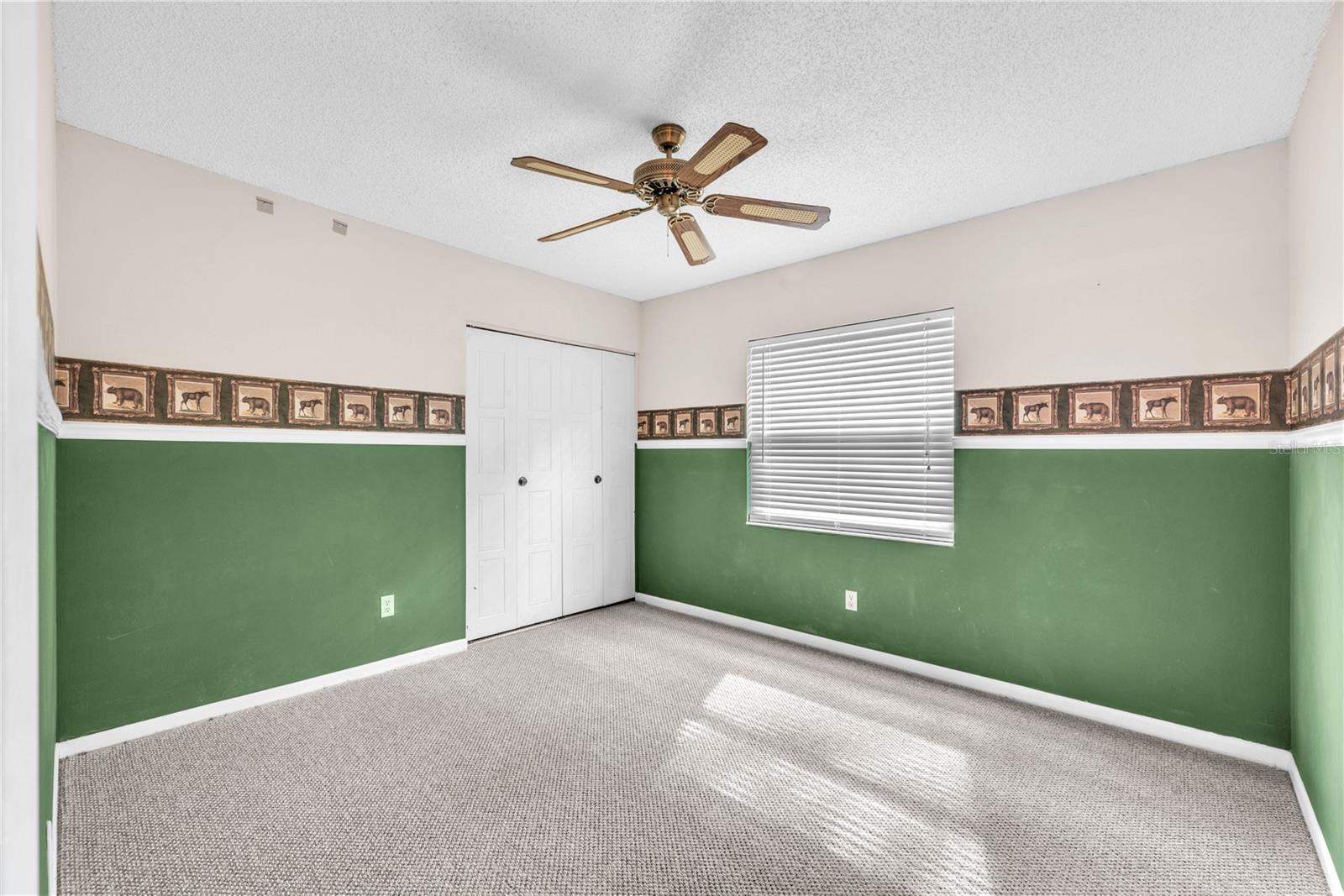 Listing photo id 14 for 3706 Orangecrest Street