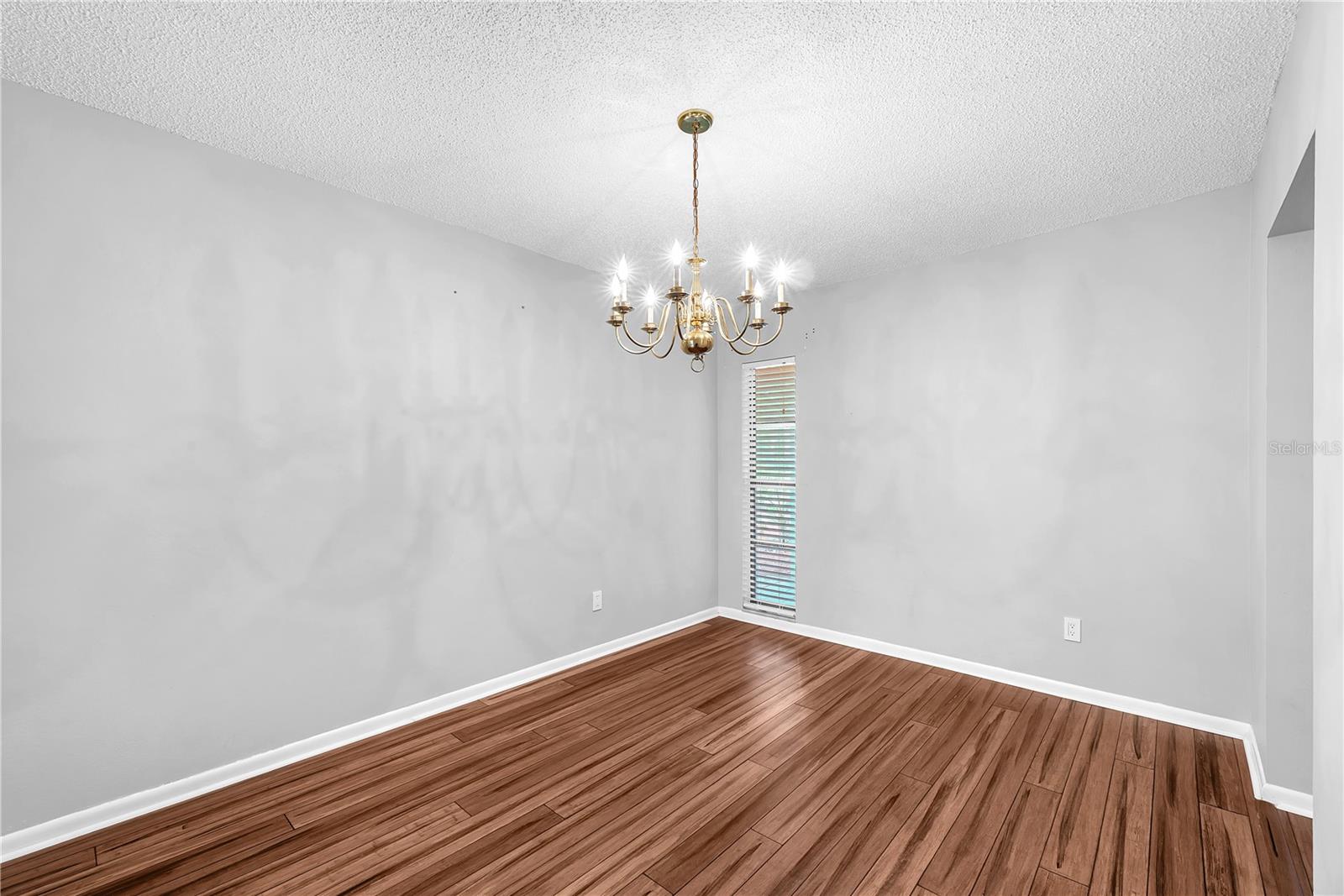 Listing photo id 16 for 3706 Orangecrest Street