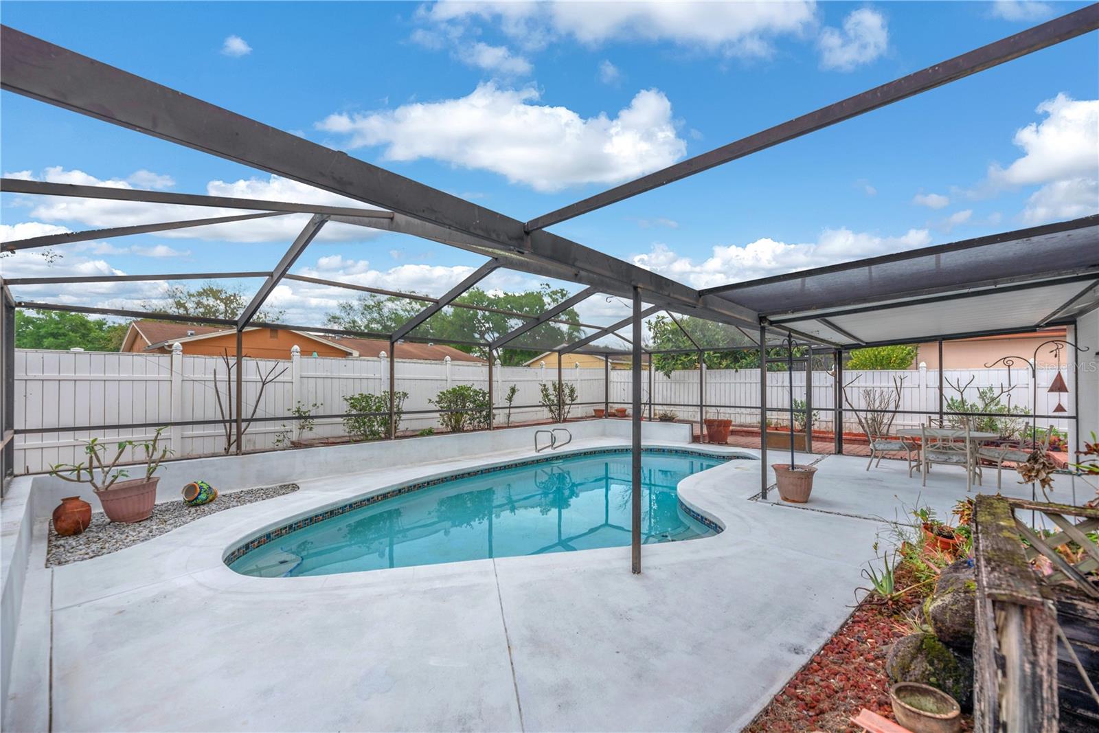 Listing photo id 19 for 3706 Orangecrest Street