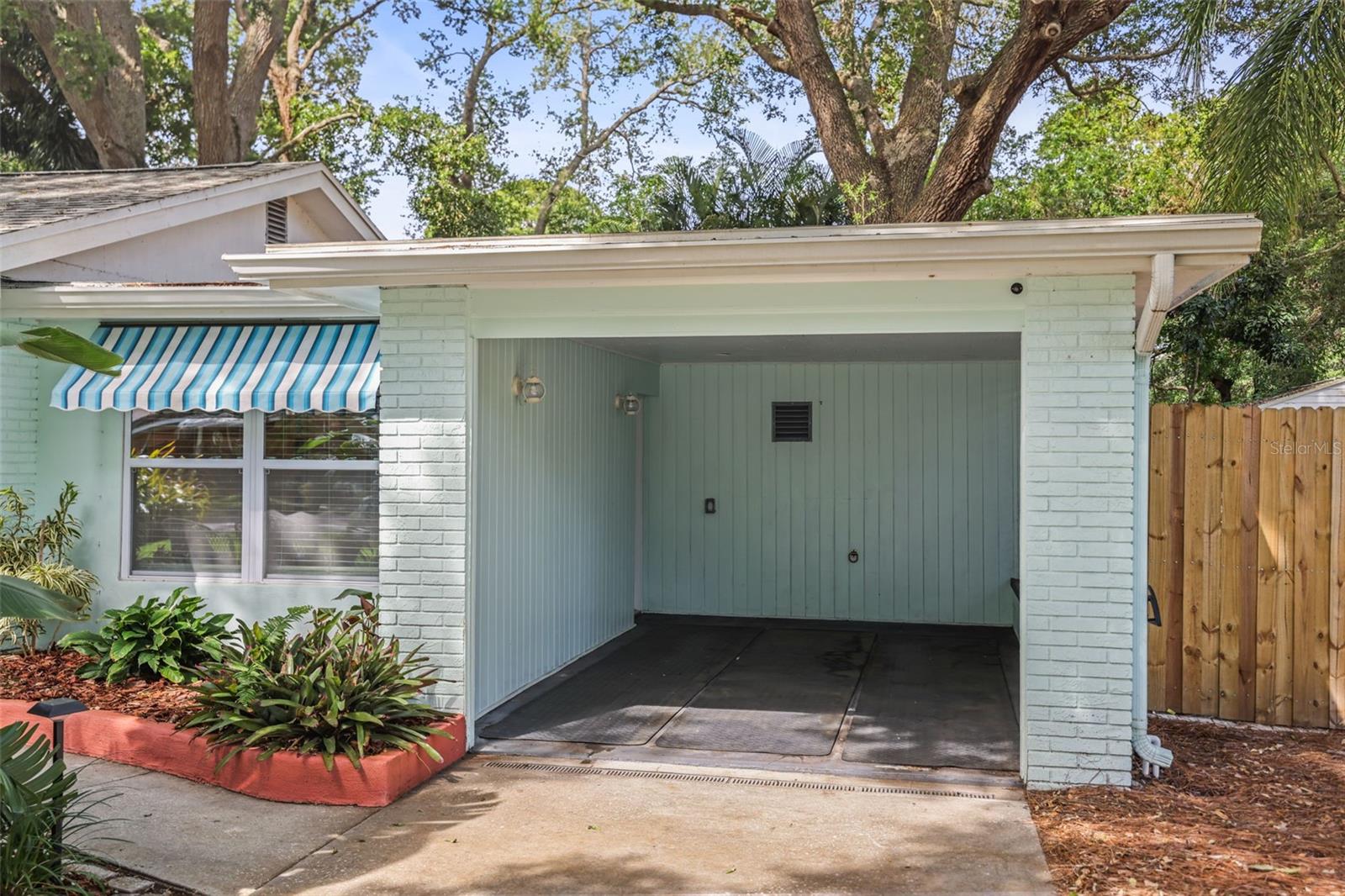 Image 28 of 37 For 1738 San Mateo Drive