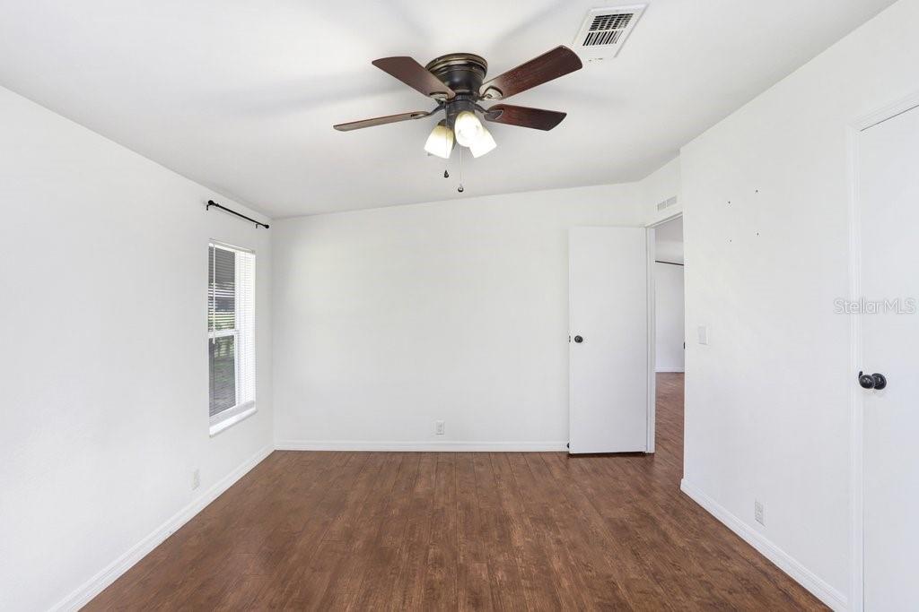 Image 10 of 44 For 11727 Lithia Pinecrest Road