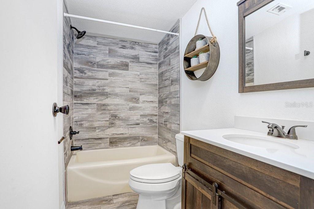 Image 11 of 44 For 11727 Lithia Pinecrest Road