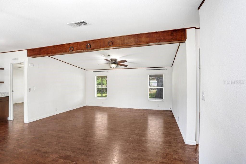 Image 13 of 44 For 11727 Lithia Pinecrest Road