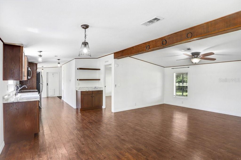 Image 14 of 44 For 11727 Lithia Pinecrest Road