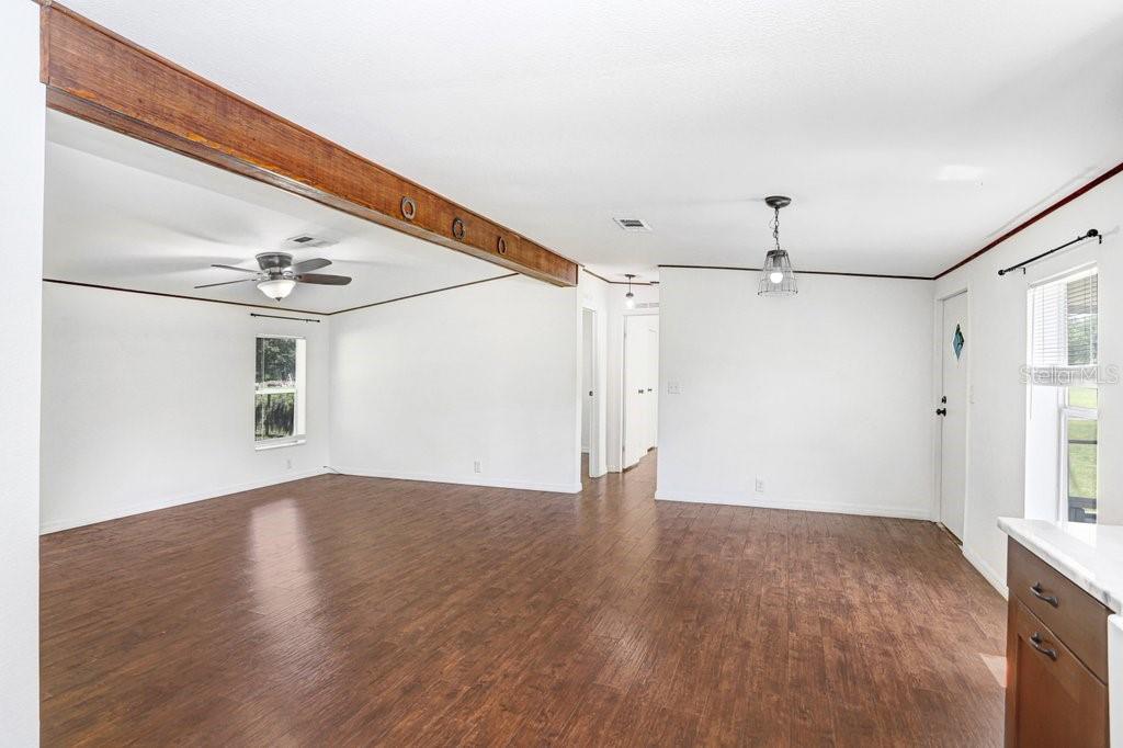 Image 15 of 44 For 11727 Lithia Pinecrest Road