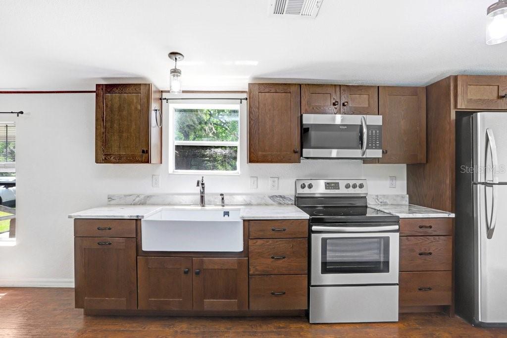 Image 21 of 44 For 11727 Lithia Pinecrest Road