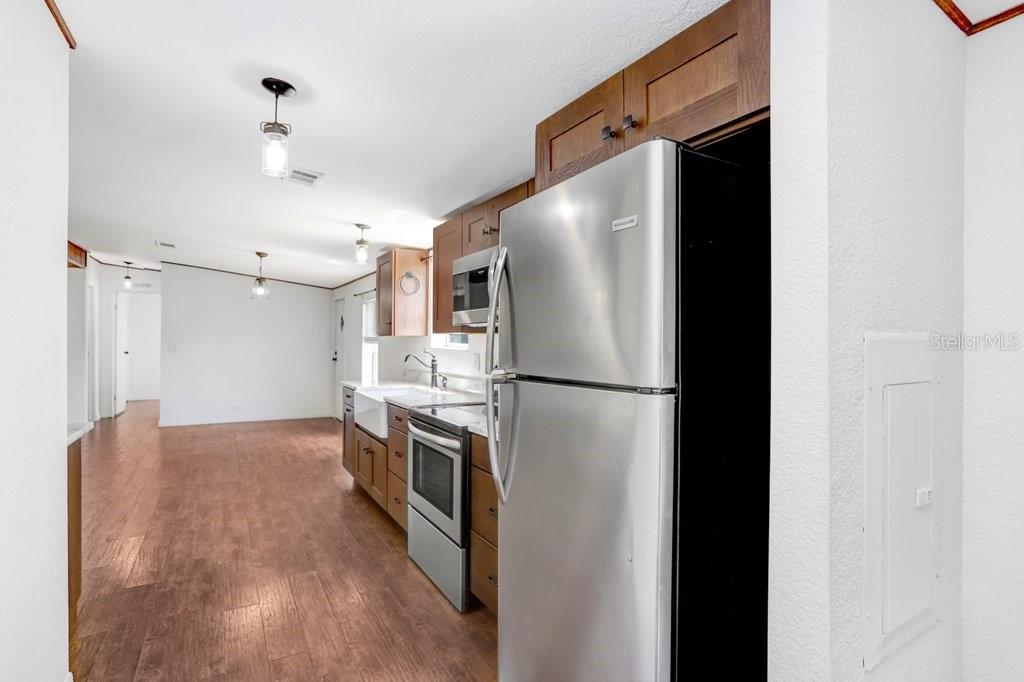 Image 22 of 44 For 11727 Lithia Pinecrest Road