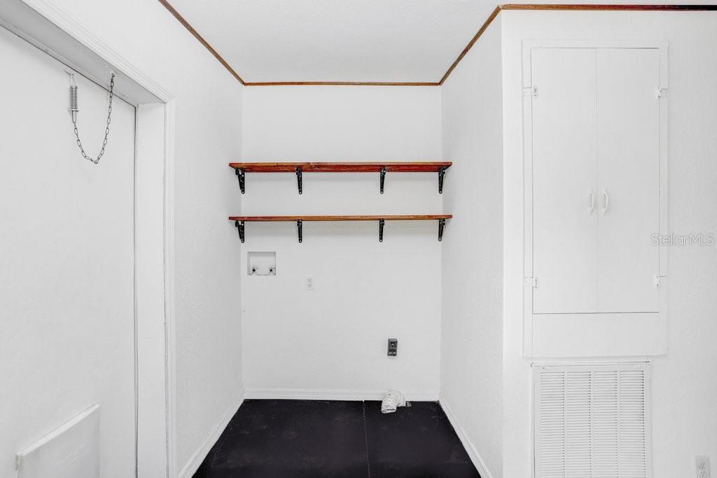 Image 24 of 44 For 11727 Lithia Pinecrest Road