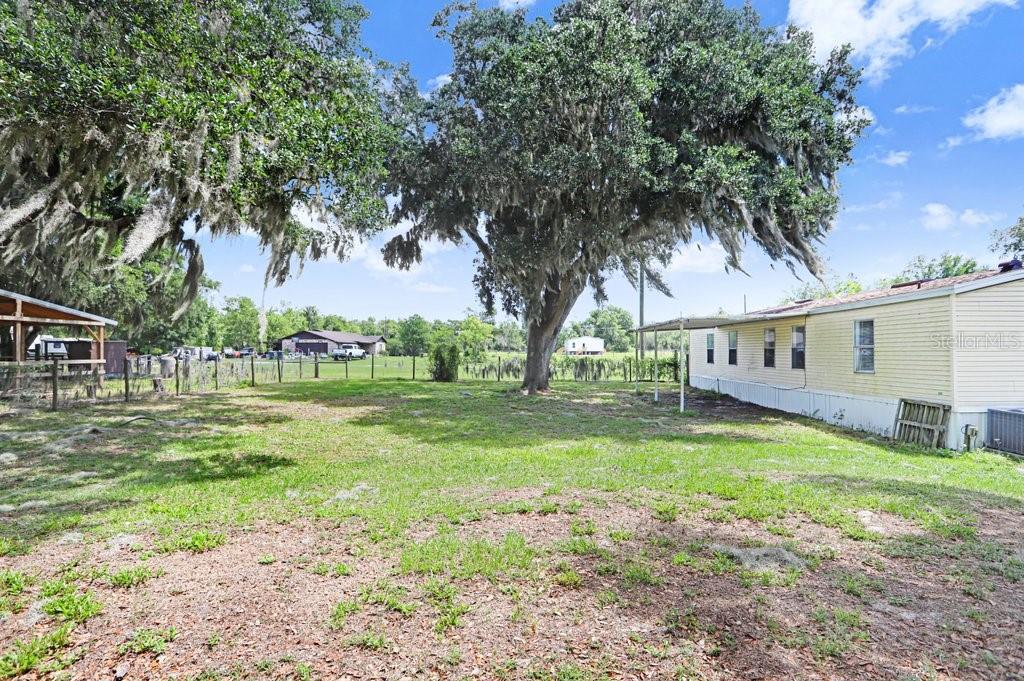 Image 26 of 44 For 11727 Lithia Pinecrest Road