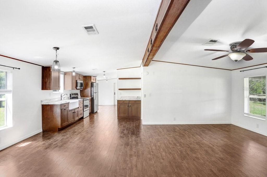 Image 3 of 44 For 11727 Lithia Pinecrest Road