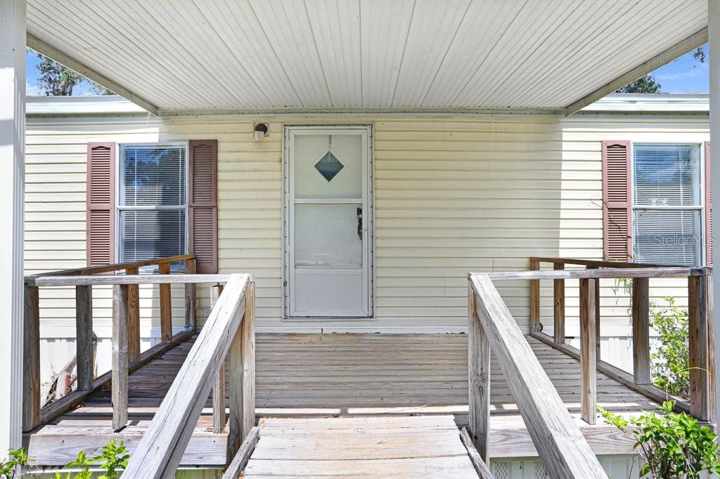 Image 36 of 44 For 11727 Lithia Pinecrest Road