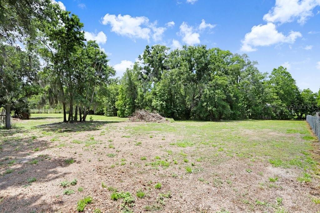 Image 37 of 44 For 11727 Lithia Pinecrest Road