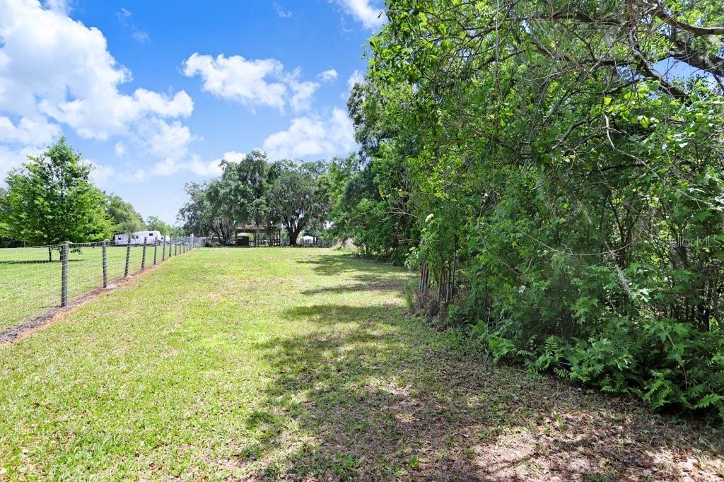 Image 38 of 44 For 11727 Lithia Pinecrest Road