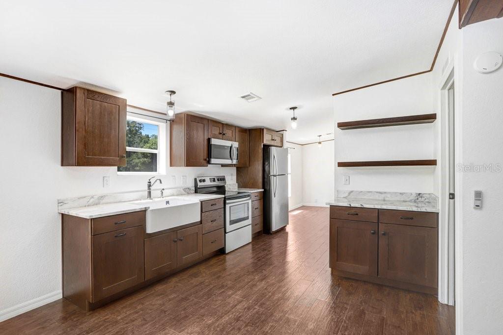 Image 4 of 44 For 11727 Lithia Pinecrest Road